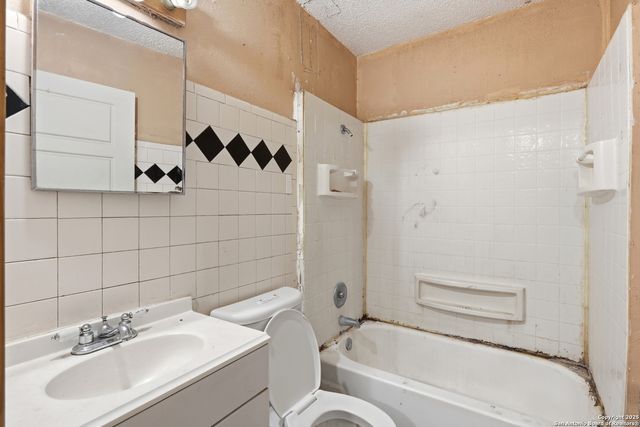 5131 Little Creek, San Antonio, TX 78242