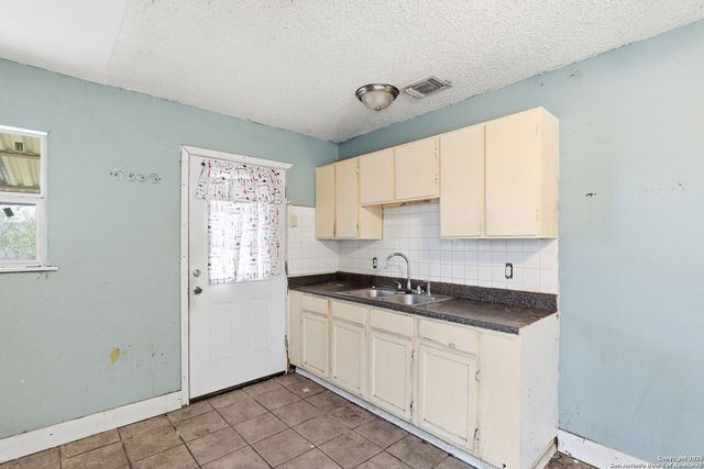 5131 Little Creek, San Antonio, TX 78242