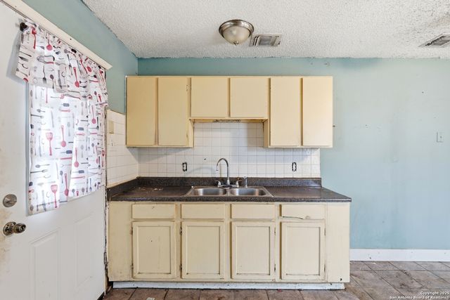 5131 Little Creek, San Antonio, TX 78242