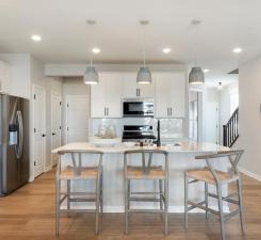9273 Larimar Trail, Eden Prairie, MN 55347