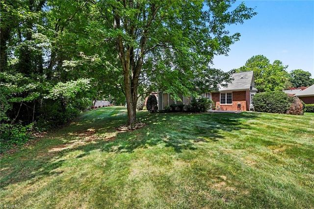 7 Brandywine Circle, Greensboro, NC 27409