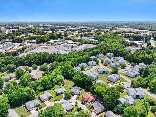 7 Brandywine Circle, Greensboro, NC 27409