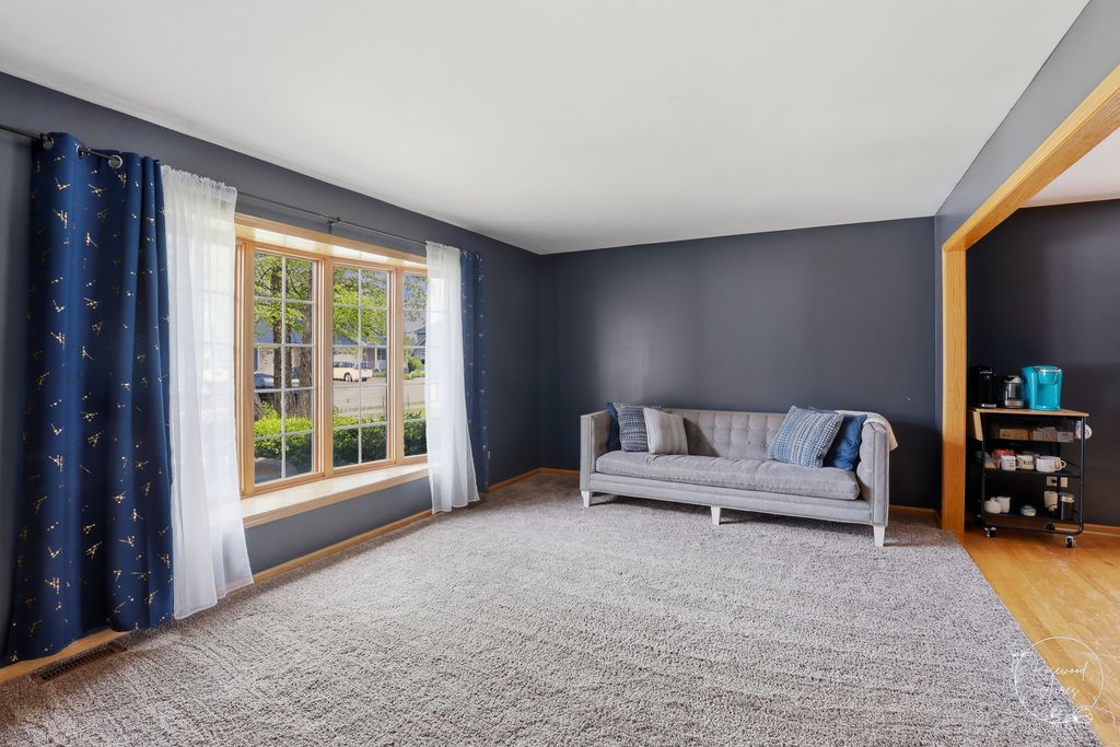 Image 2 of property listing at 1168 Meadow Path, Manteno, IL 60950