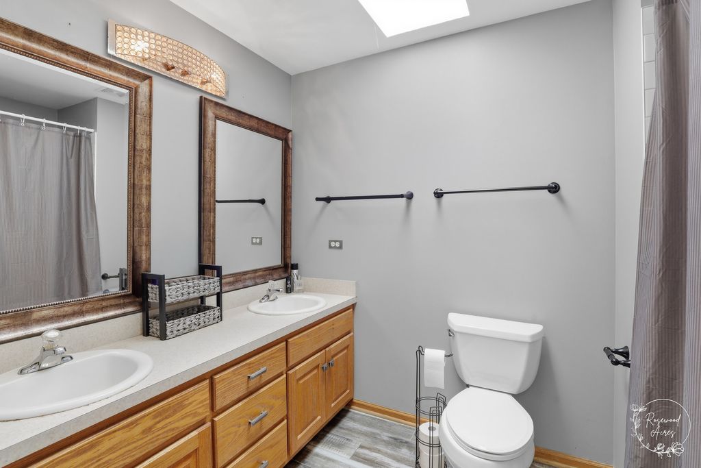Image 15 of property listing at 1168 Meadow Path, Manteno, IL 60950