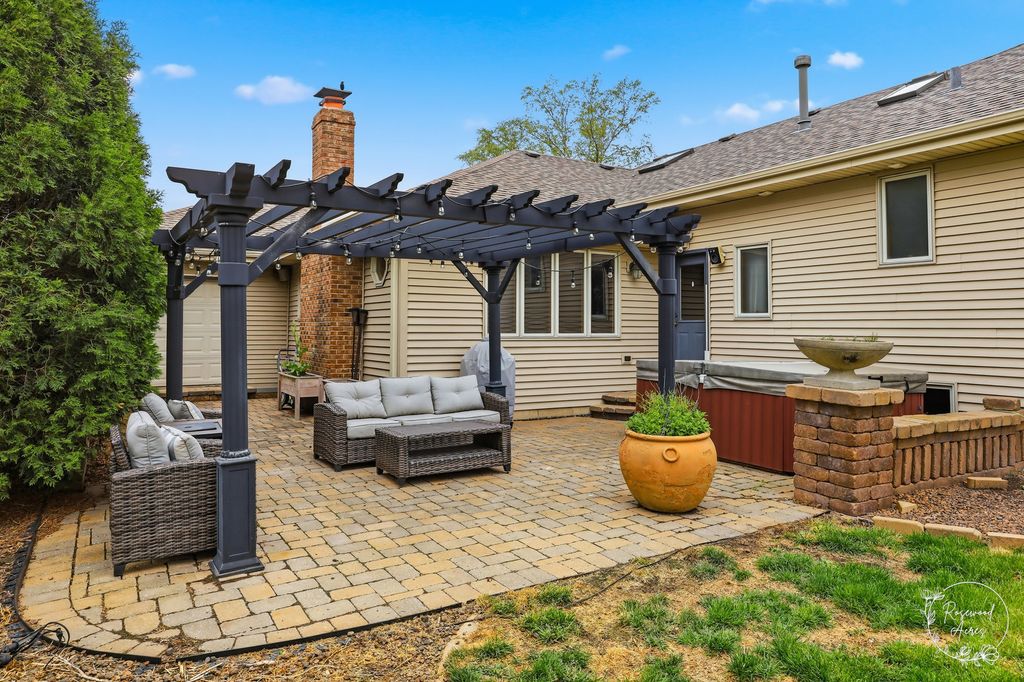 Image 22 of property listing at 1168 Meadow Path, Manteno, IL 60950