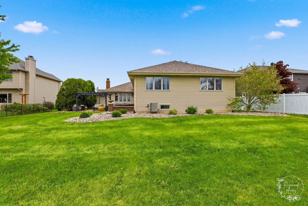 Image 24 of property listing at 1168 Meadow Path, Manteno, IL 60950