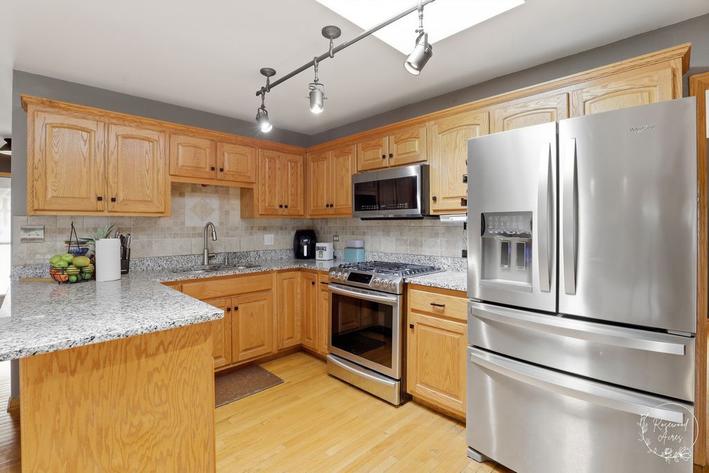 Image 7 of property listing at 1168 Meadow Path, Manteno, IL 60950