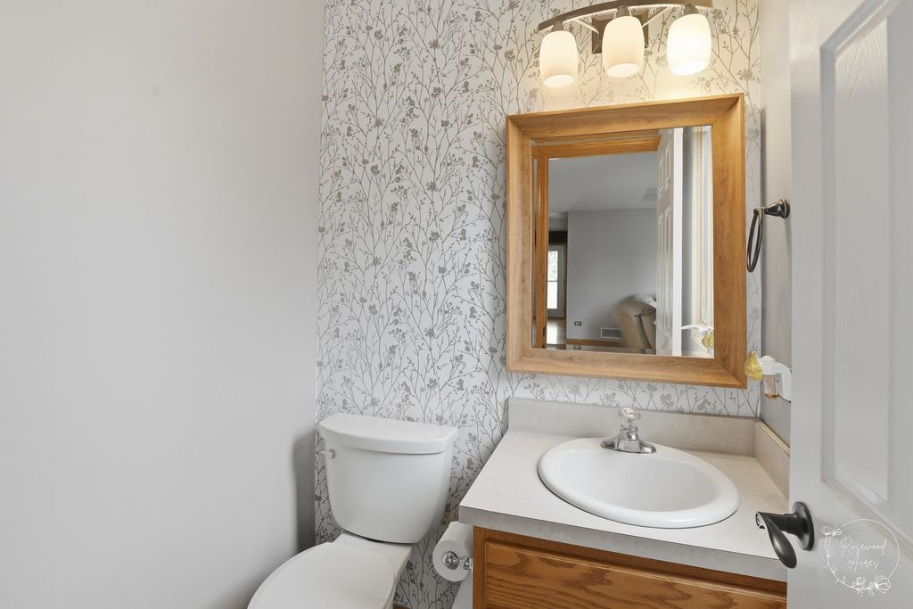 Image 10 of property listing at 1168 Meadow Path, Manteno, IL 60950