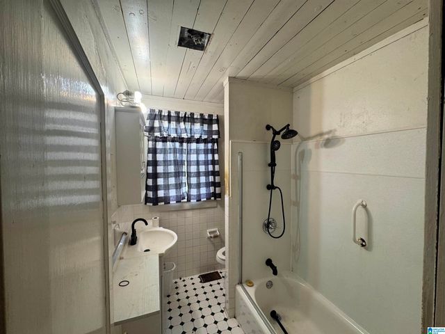 5035 PLEASANT HILL ROAD, Bessemer, AL 35022