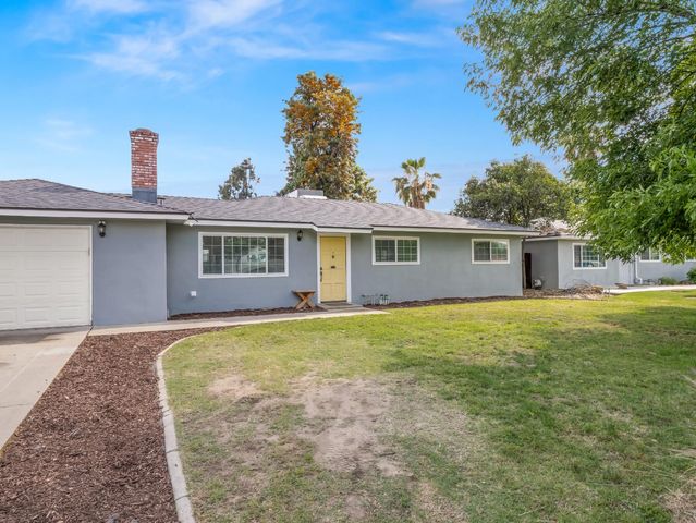 5684 E Sussex Way, Fresno, CA 93727