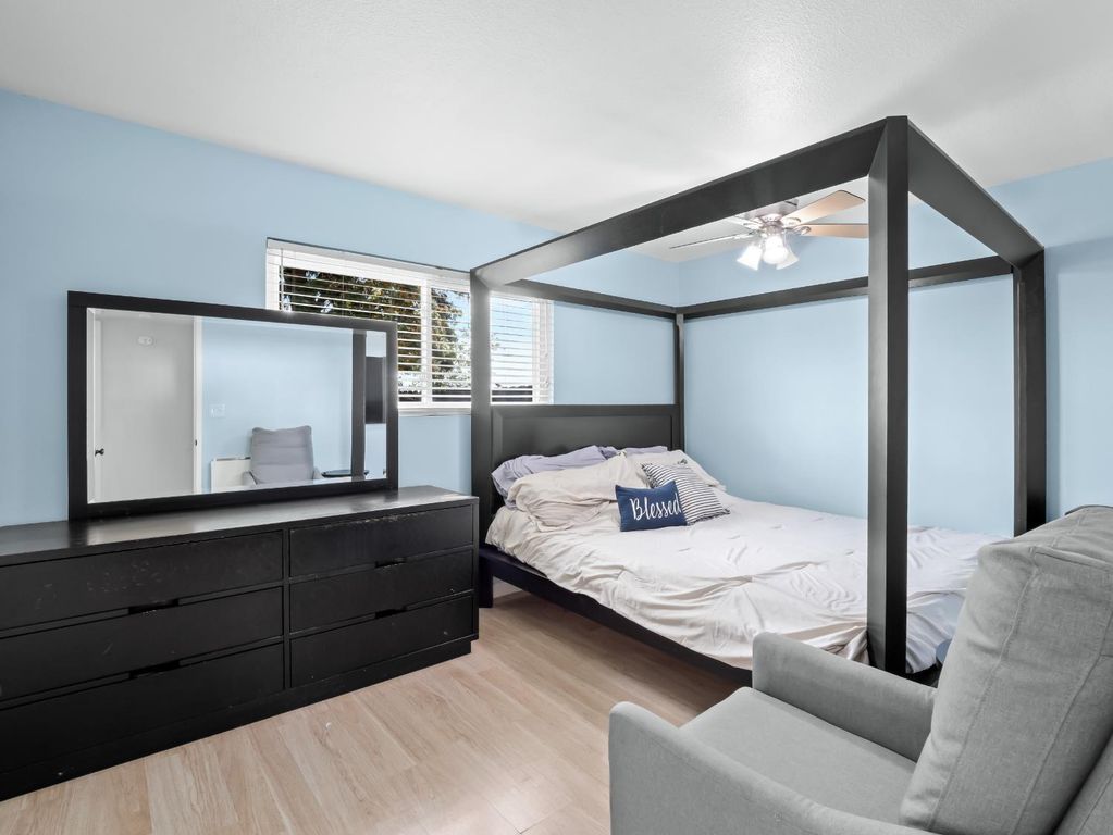 Image 18 of property listing at 5684 E Sussex Way, Fresno, CA 93727
