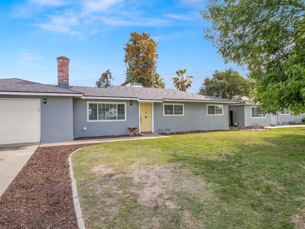 Image 3 of property listing at 5684 E Sussex Way, Fresno, CA 93727