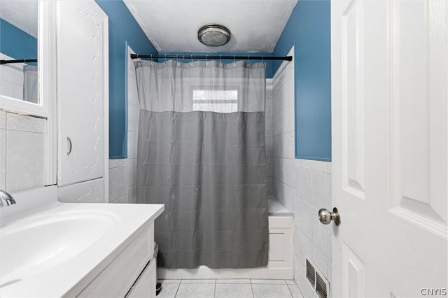 100 Keith Drive, Cicero, NY 13212