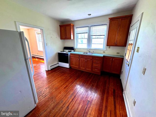 342 PERKIOMEN AVE, Lansdale, PA 19446