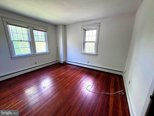 342 PERKIOMEN AVE, Lansdale, PA 19446