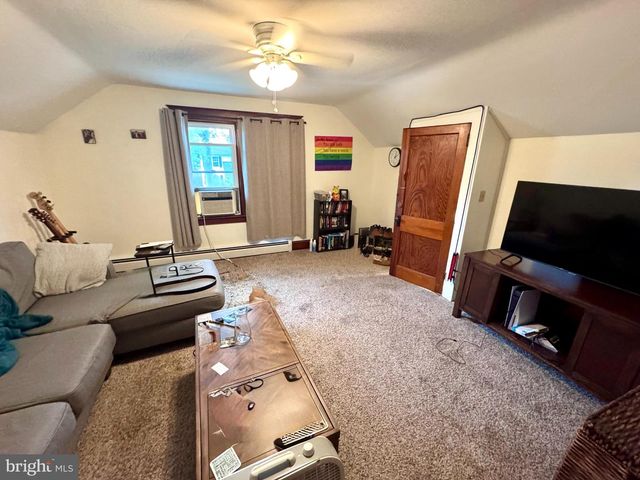 342 PERKIOMEN AVE, Lansdale, PA 19446