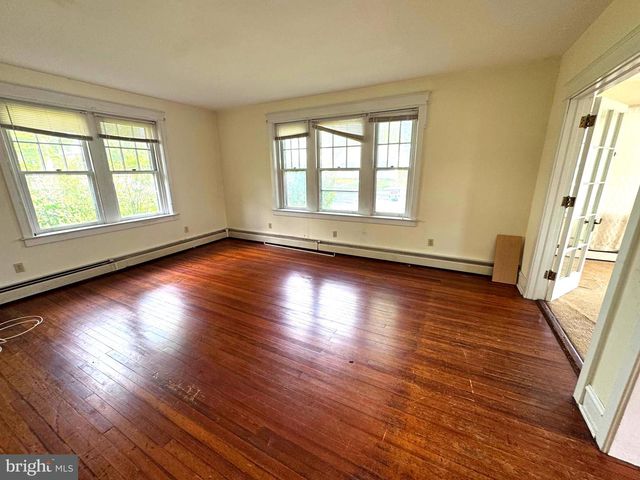 342 PERKIOMEN AVE, Lansdale, PA 19446
