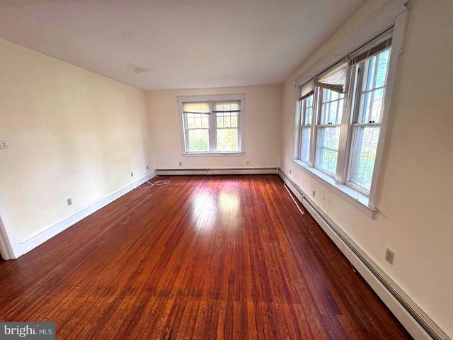 342 PERKIOMEN AVE, Lansdale, PA 19446