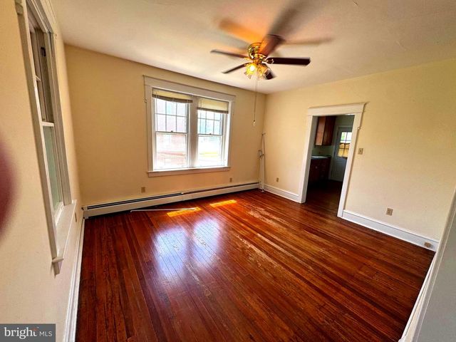 342 PERKIOMEN AVE, Lansdale, PA 19446