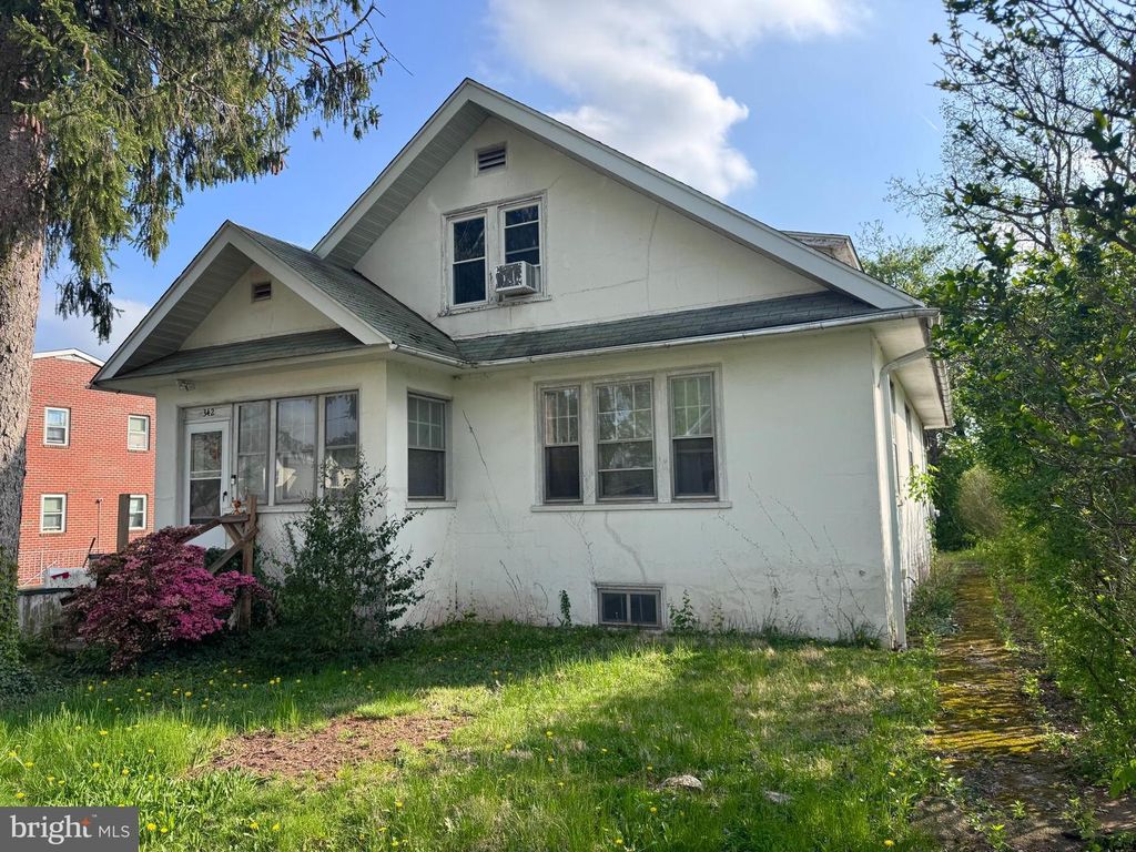 342 PERKIOMEN AVE, Lansdale, PA 19446