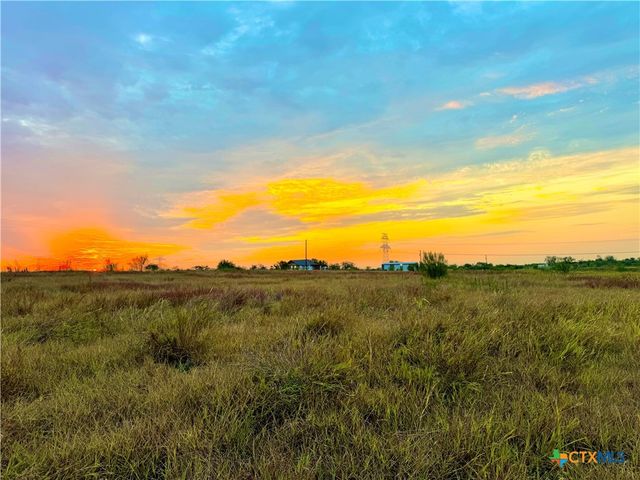 1931 Scull Rd, Martindale, TX 78666