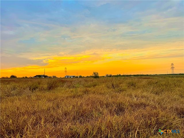 1931 Scull Rd, Martindale, TX 78666