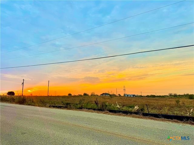 1931 Scull Rd, Martindale, TX 78666