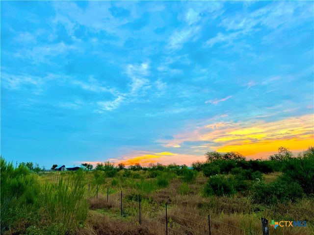 1931 Scull Rd, Martindale, TX 78666