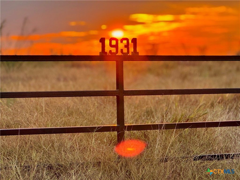 1931 Scull Rd, Martindale, TX 78666