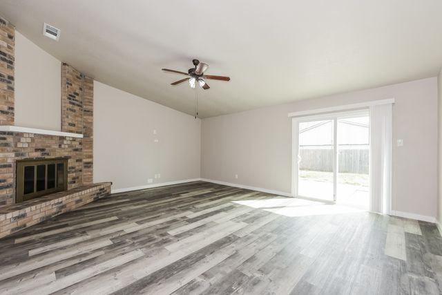 4129 Seven Gables Street, Fort Worth, TX 76133