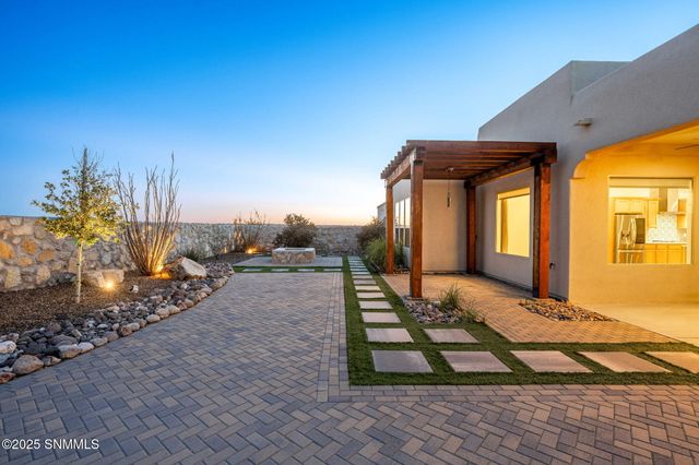 4242 Purple Sage Drive, Las Cruces, NM 88011