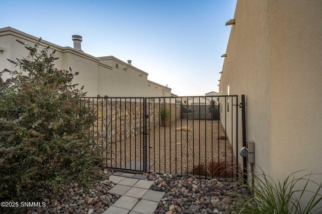 4242 Purple Sage Drive, Las Cruces, NM 88011