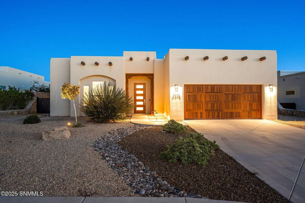 4242 Purple Sage Drive, Las Cruces, NM 88011