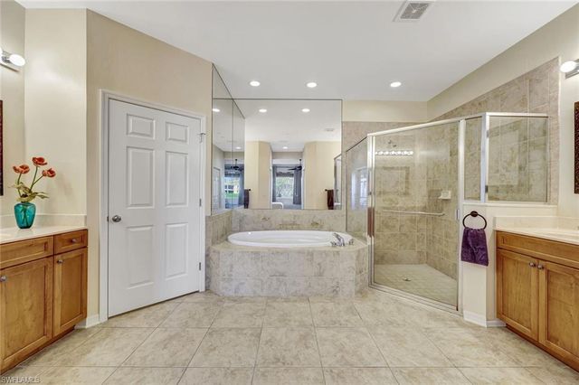 18921 Bay Woods Lake DR # 102, Fort Myers, FL 33908