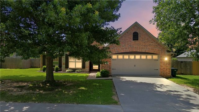 3673 W Mountain View Drive, Fayetteville, AR 72704