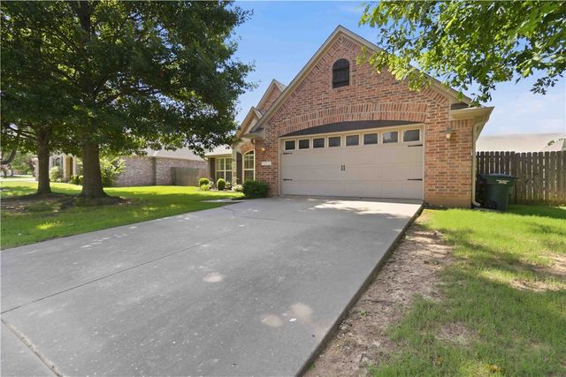 3673 W Mountain View Drive, Fayetteville, AR 72704