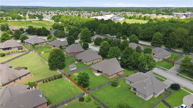 3673 W Mountain View Drive, Fayetteville, AR 72704