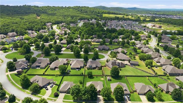3673 W Mountain View Drive, Fayetteville, AR 72704