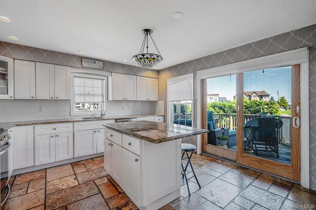 7 Forest Avenue, Massapequa, NY 11758