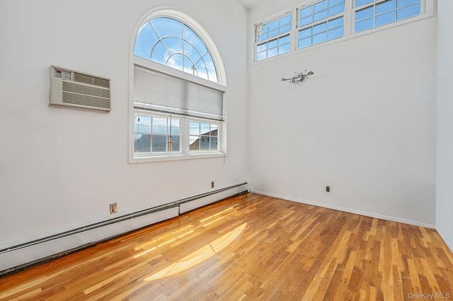 7 Forest Avenue, Massapequa, NY 11758