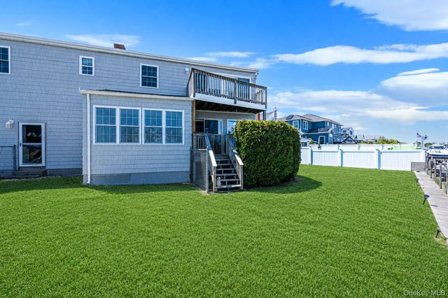 7 Forest Avenue, Massapequa, NY 11758