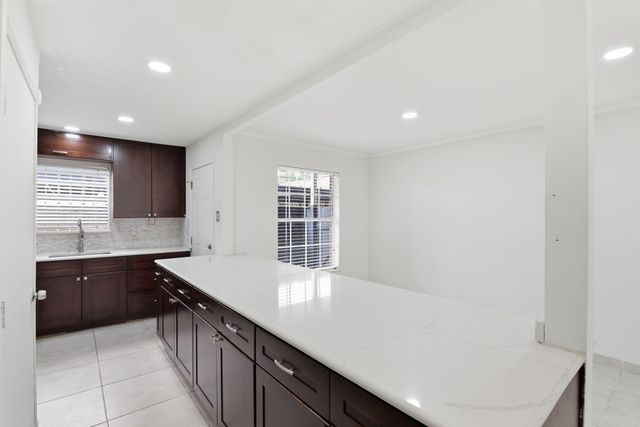 7900 Westheimer Road 147, Houston, TX 77063