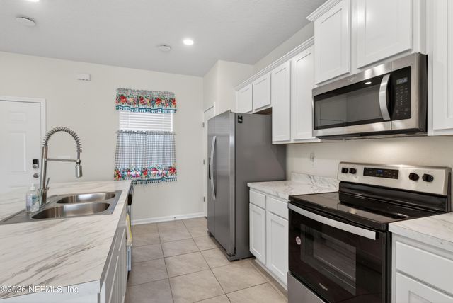8210 LAROSE Road, Jacksonville, FL 32211