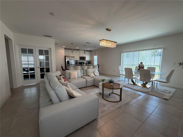 434 NORTH BOULEVARD E, Davenport, FL 33837