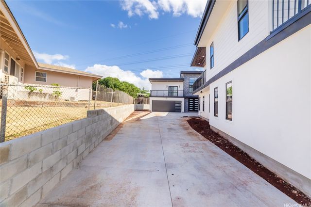 1091 Puu Alani Way A, Pearl City, HI 96782