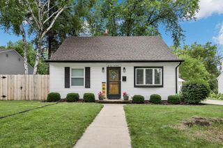 W62N346 Hanover AVENUE, Cedarburg, WI 53012