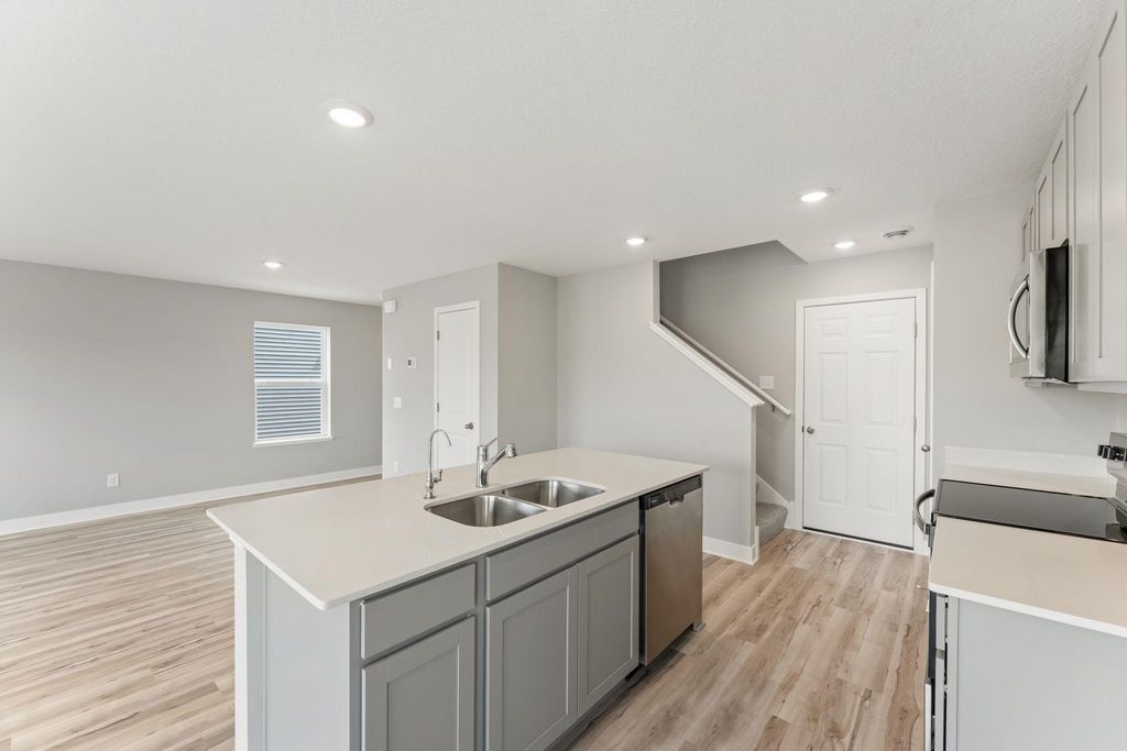 929 Stone Creek Drive, Jordan, MN 55352 — photo 4