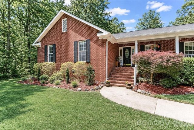 6803 Lowesville Lane, Stanley, NC 28164