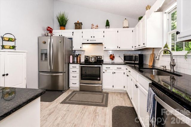 6803 Lowesville Lane, Stanley, NC 28164