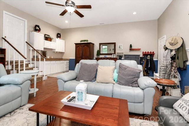 6803 Lowesville Lane, Stanley, NC 28164